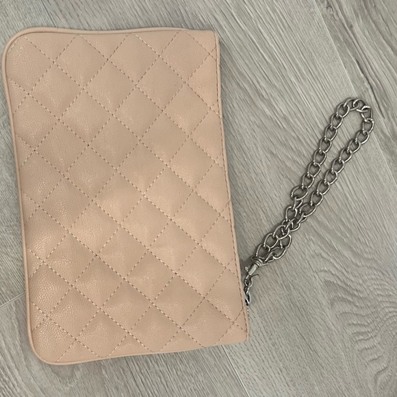 Express Blush/ Nude wristlet clutch - Picture 2 of 3